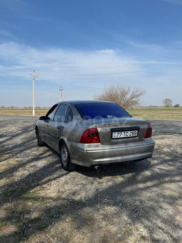 Opel Vectra 1996, 178,000 km - 1.6 l - Bakı