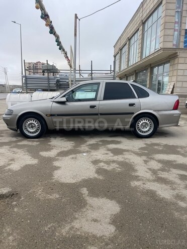 Opel Vectra 1996, 178,000 km - 1.6 l - Bakı