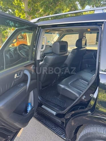Infiniti QX56 2013, 117,300 km - 5.6 l - Gəncə