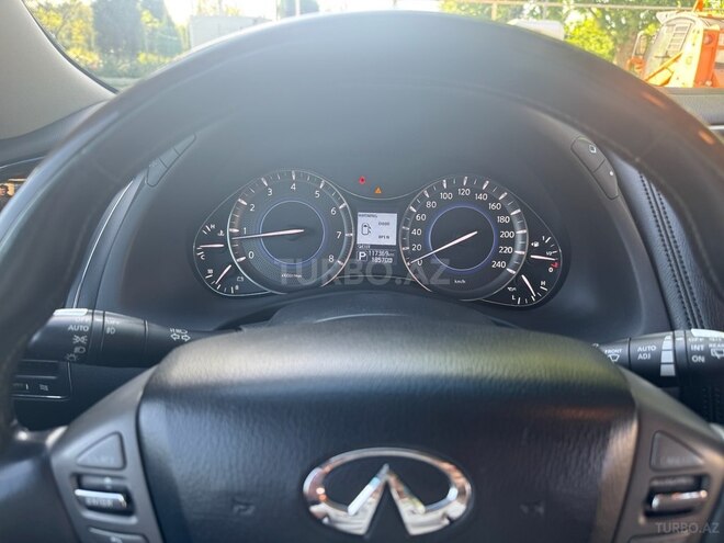 Infiniti QX56 2013, 117,300 km - 5.6 l - Gəncə