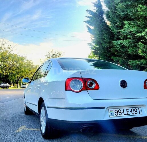 Volkswagen Passat 2010, 274,500 km - 2.0 l - Qax
