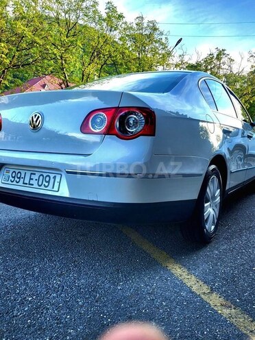 Volkswagen Passat 2010, 274,500 km - 2.0 l - Qax