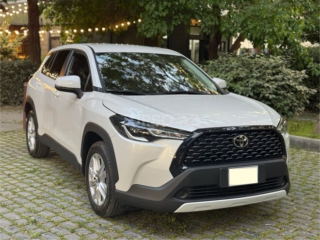 Toyota Corolla Cross 2024, 15,000 km - 2.0 л - Bakı