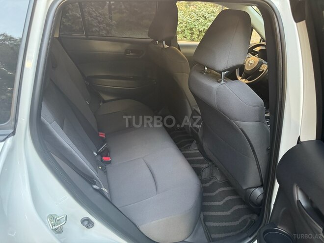 Toyota Corolla Cross 2024, 15,000 km - 2.0 л - Bakı