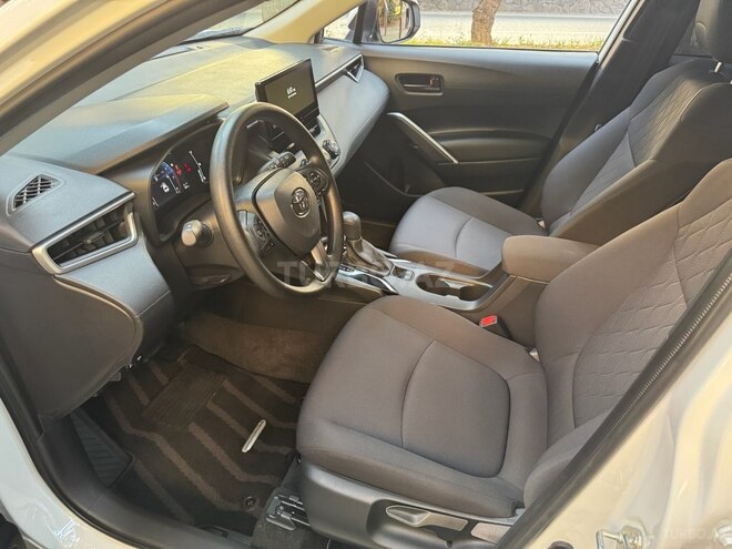 Toyota Corolla Cross 2024, 15,000 km - 2.0 л - Bakı