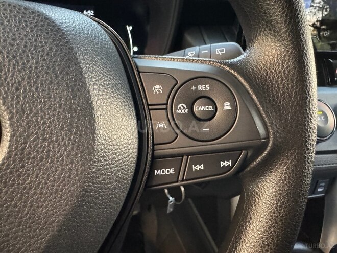 Toyota Corolla Cross 2024, 15,000 km - 2.0 л - Bakı