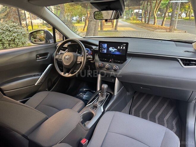 Toyota Corolla Cross 2024, 15,000 km - 2.0 л - Bakı