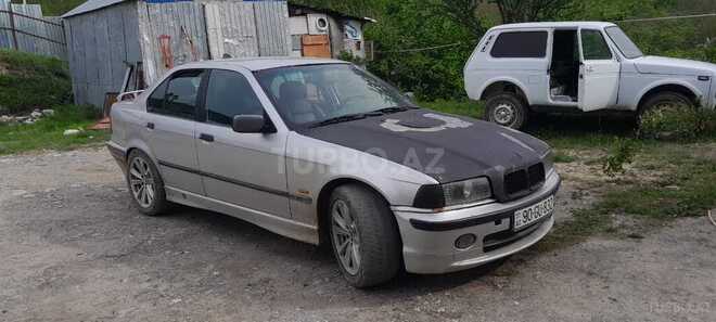 BMW 320 1998, 420,000 km - 2.0 l - Quba
