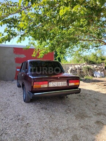 LADA (VAZ) 2107 2007, 70,000 km - 1.6 l - Salyan
