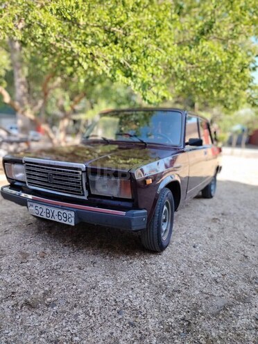 LADA (VAZ) 2107 2007, 70,000 km - 1.6 l - Salyan