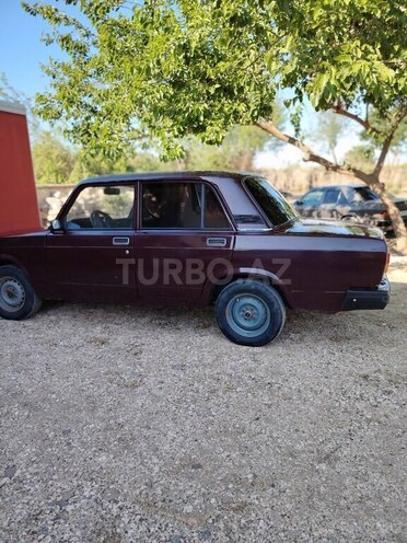 LADA (VAZ) 2107 2007, 70,000 km - 1.6 l - Salyan