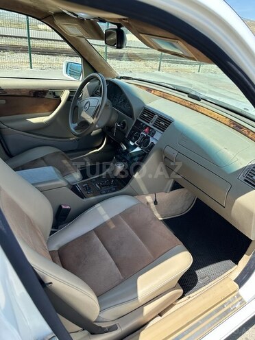Mercedes C 230 2000, 267,000 km - 2.3 л - Bakı