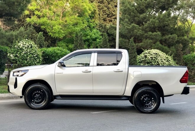 Toyota Hilux 2024, 46,000 km - 2.4 л - Bakı