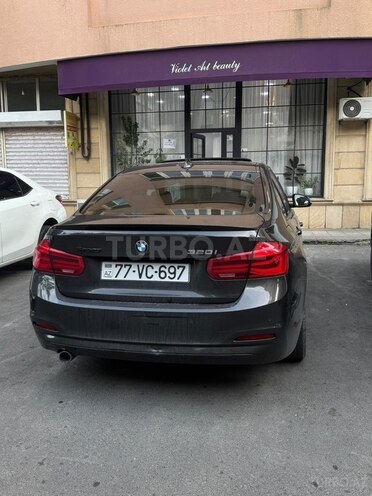 BMW 320-2