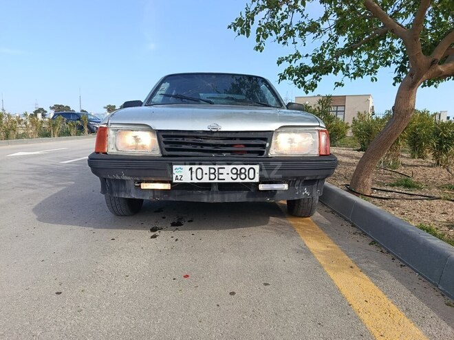 Opel Ascona 1987, 256,820 km - 1.6 l - Bakı