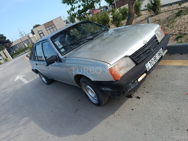 Opel Ascona 1987, 256,820 km - 1.6 l - Bakı