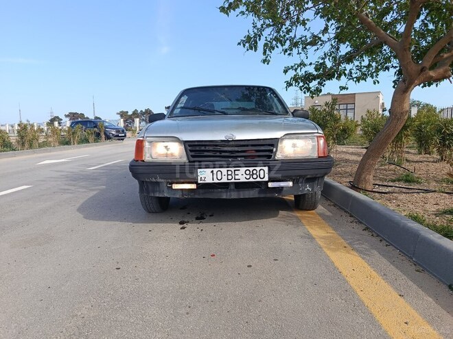 Opel Ascona 1987, 256,820 km - 1.6 l - Bakı