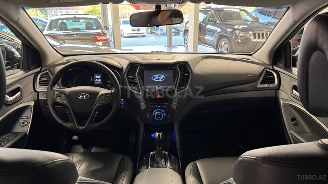 Hyundai Santa Fe-13