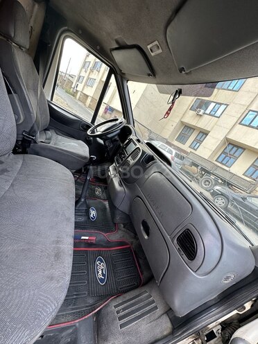 Ford Transit-7