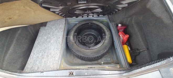 Mercedes E 300 1992, 400,000 km - 3.0 л - Qazax