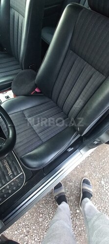 Mercedes E 300 1992, 400,000 km - 3.0 л - Qazax