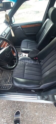 Mercedes E 300 1992, 400,000 km - 3.0 л - Qazax