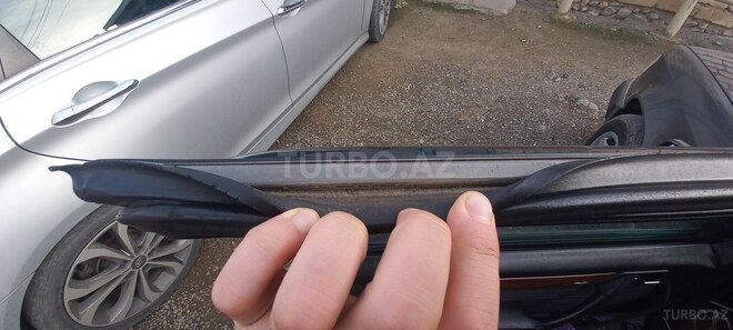 Mercedes E 300 1992, 400,000 km - 3.0 л - Qazax