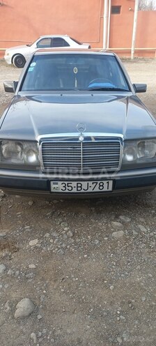 Mercedes E 300 1992, 400,000 km - 3.0 л - Qazax