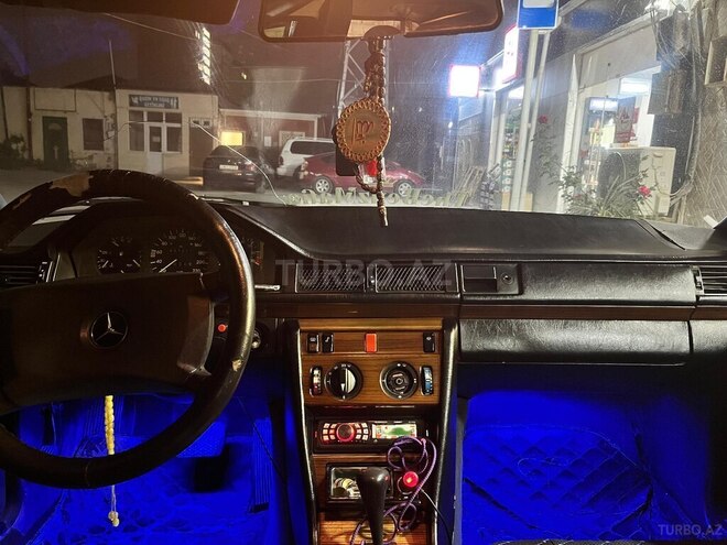 Mercedes E 230 1990, 427,000 km - 2.3 l - Bakı