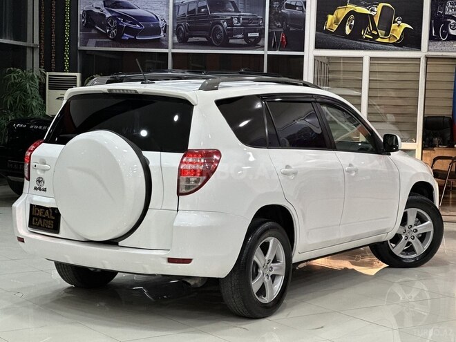 Toyota RAV4-6