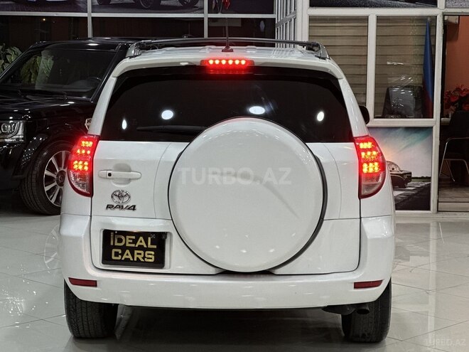 Toyota RAV4-7
