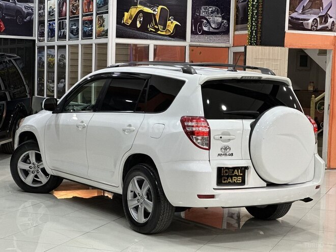 Toyota RAV4-5