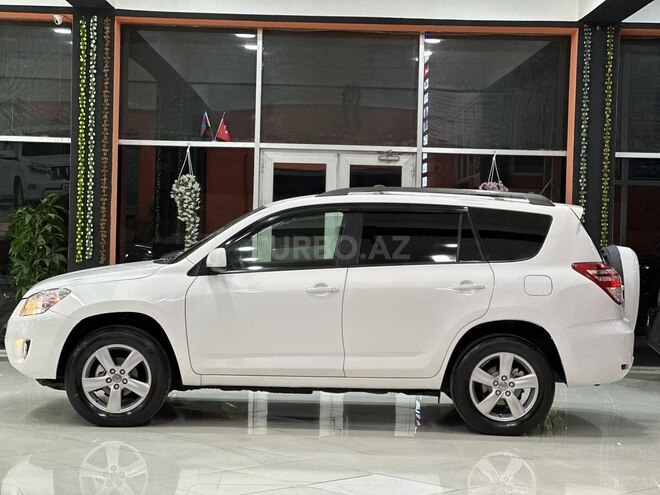 Toyota RAV4-10