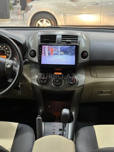 Toyota RAV4-23