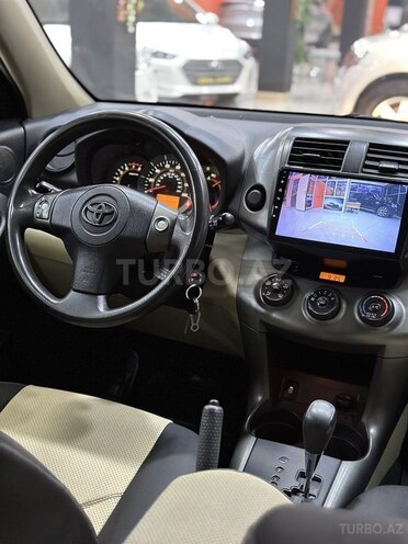 Toyota RAV4-22