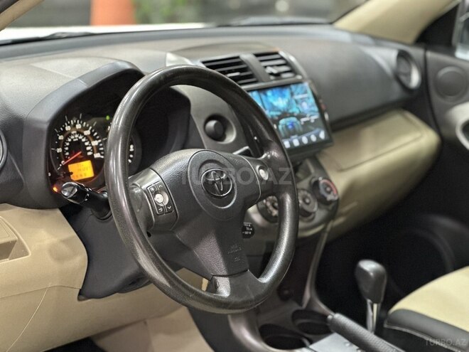 Toyota RAV4-18
