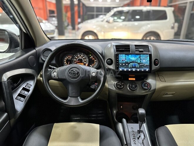 Toyota RAV4-20