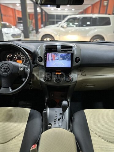 Toyota RAV4-24