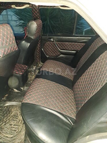 Mercedes E 300 d 1986, 300,000 km - 3.0 l - Beyləqan