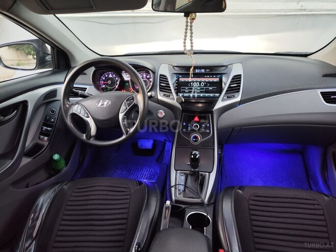 Hyundai Elantra 2015, 255,886 km - 1.8 l - Bakı