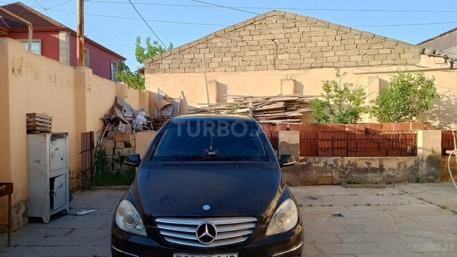 Mercedes B 180 2011, 151,738 km - 1.7 л - Bakı