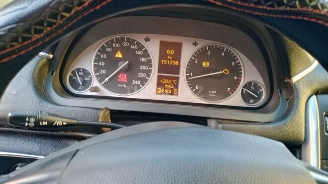 Mercedes B 180 2011, 151,738 km - 1.7 л - Bakı