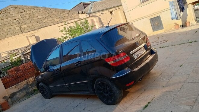 Mercedes B 180 2011, 151,738 km - 1.7 л - Bakı