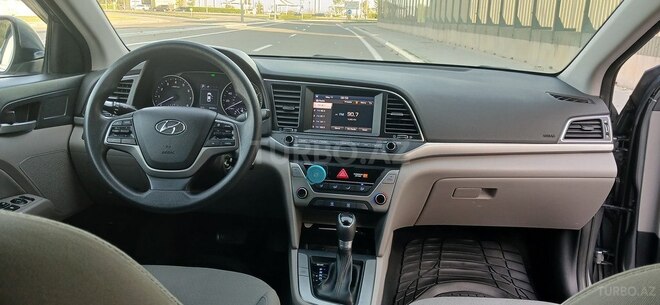 Hyundai Elantra 2018, 150,000 km - 2.0 l - Bakı