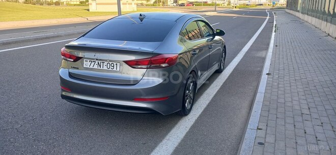 Hyundai Elantra 2018, 150,000 km - 2.0 l - Bakı