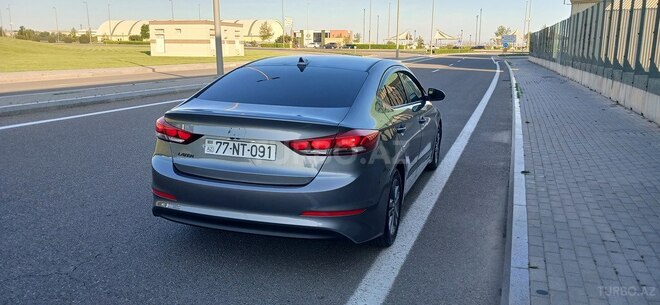 Hyundai Elantra 2018, 150,000 km - 2.0 l - Bakı