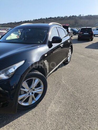 Infiniti FX35 2012, 180,000 km - 3.5 l - Ucar