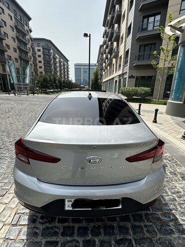 Hyundai Elantra 2019, 81,700 km - 2.0 l - Bakı