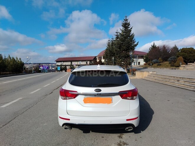Hyundai i40 2015, 92,500 km - 1.7 l - Qusar