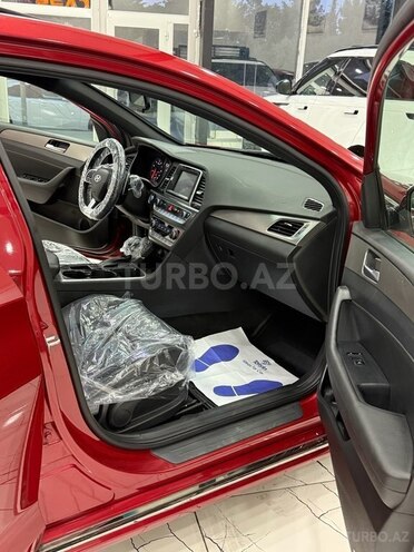 Hyundai Sonata-15